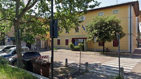 Vigile Spara E Uccide Una Collega Nel Comando Della Polizia Locale Di