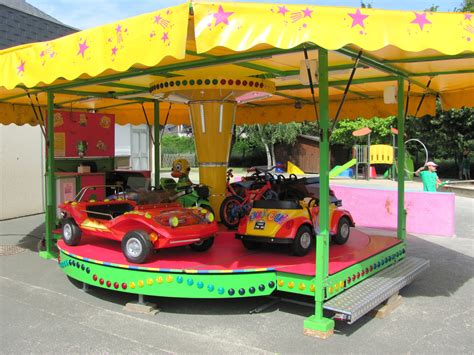 Man Ge Pour Enfants Et Les Trampolines Lastiques Bungee