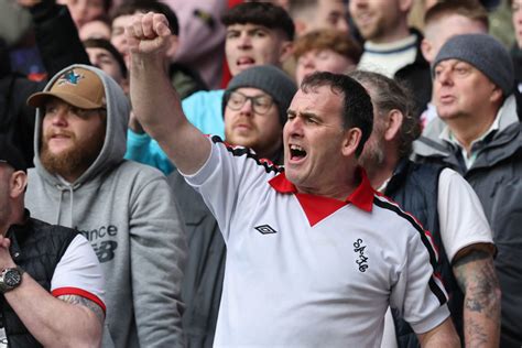 Incredible footage of Sunderland fans now emerges after Leeds United draw