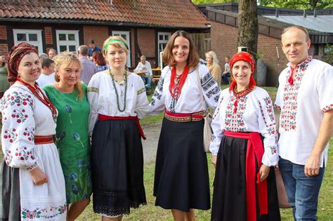 Rund 1000 Menschen feiern 775 Stadtteil Geburtstag von Garßen