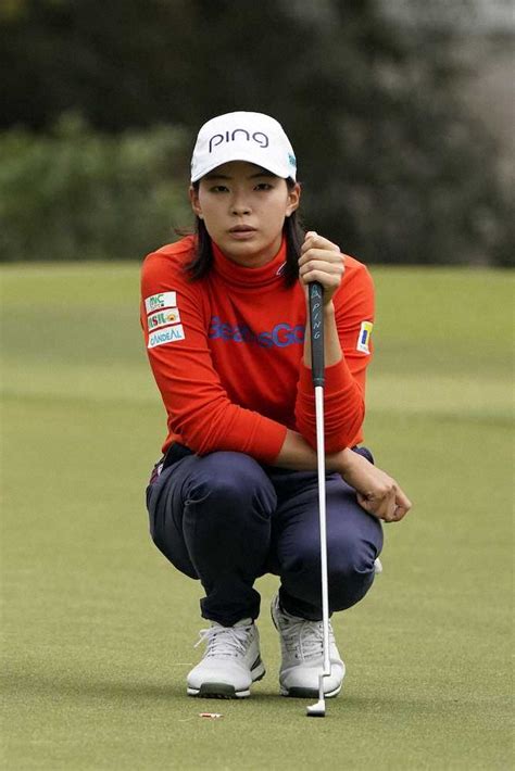 全米女子オープン第2日、グリーン上でラインを読む渋野（ap） ― スポニチ Sponichi Annex スポーツ