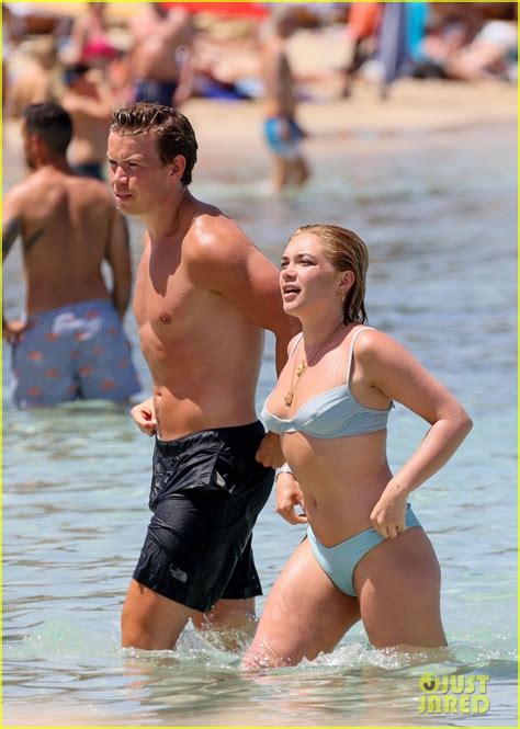 Florence Pugh And Will Poulter Spend Time Together At The Beach Play Around In Ocean In New