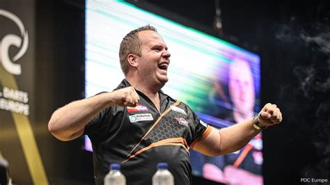 Speelschema Zaterdagmiddag Op World Series Of Darts Finals Met Drie