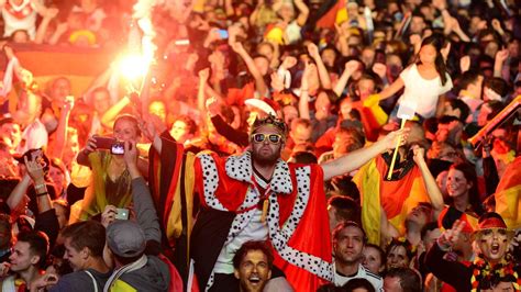 Weltmeister Fans In Deutschland Feiern Vierten Titel DER SPIEGEL