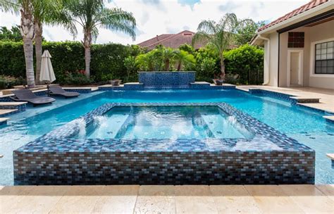 Swimming Pool Design Features 360 Degree Spillway Spa Photos Backyard