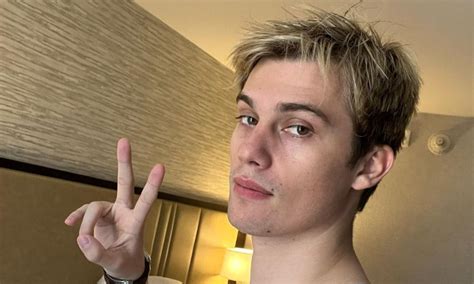 La Estrella En Ascenso Nicholas Galitzine Se Muestra Sincera Sobre Las