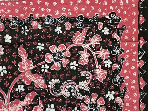 Indonesia Hand Drawn Batik Tulis Primissima Cotton Fabric Red Black