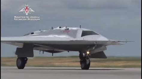 Looks Like A B 2 Bomber Watch The Test Flight Of Russias New Stealth