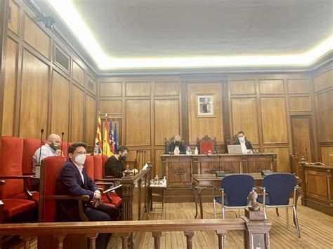 El Pp Abandona El Pleno Tras Una Discusi N Por Viure Al Centre El