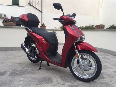 Essai Honda Sh L Avis De Caradisiac Moto Fiche Technique