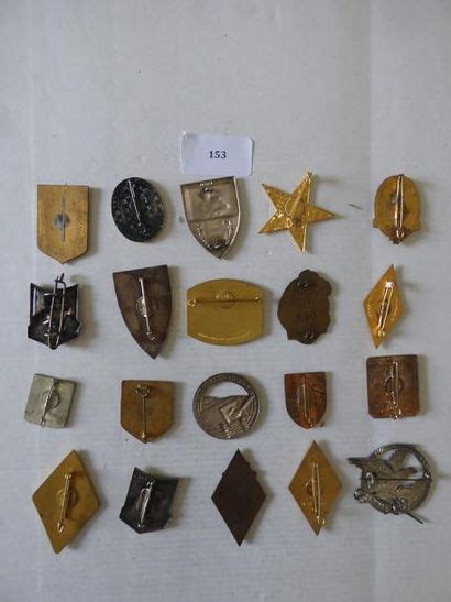 Lot De 20 Env Insignes De Linfanterie Lot 153 Aguttes