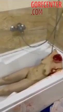 Naked And Headless Woman Without Hands In Bathtub Gorecenter