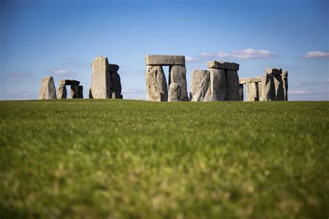 Visiting Stonehenge from London - The Crowded Planet