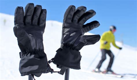 4 Features You NEED When Buying Winter Gloves - Heated Out