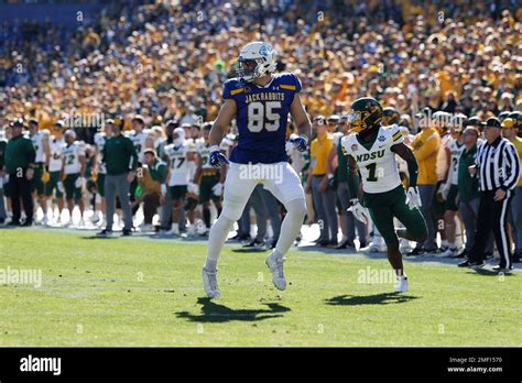 South Dakota State Jackrabbits Tight End Tucker Kraft 85 Out On A