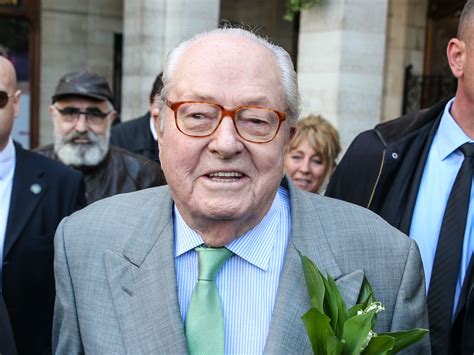 Après avoir fêté ses 90 ans à l hôpital Jean Marie Le Pen est rentré