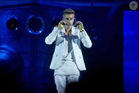 Photo Justin Bieber Sur Scène à Stockholm Le 24 Avril 2013 Purepeople