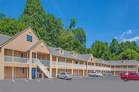 Days Inn by Wyndham Canton | Canton, GA Hotels