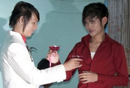 Giấu phận gay bằng cách xem phim sex trithucthoidai