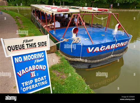 Canal Barge Hi Res Stock Photography And Images Alamy