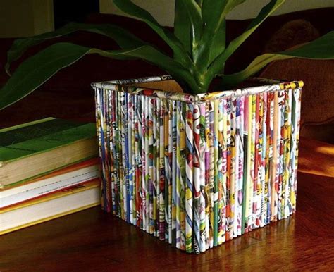 Cool Crafts Made from Old Magazines