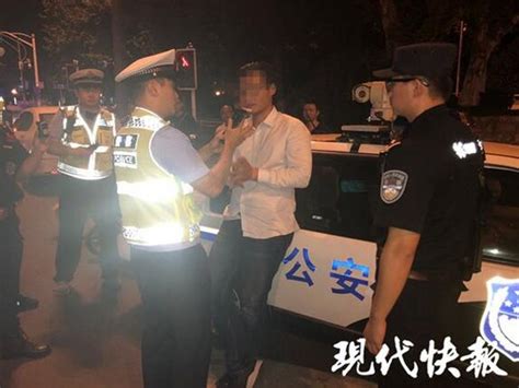 男子在南京闹市区醉驾飙车，交警：时速约160码，还没驾照长三角政商澎湃新闻 The Paper