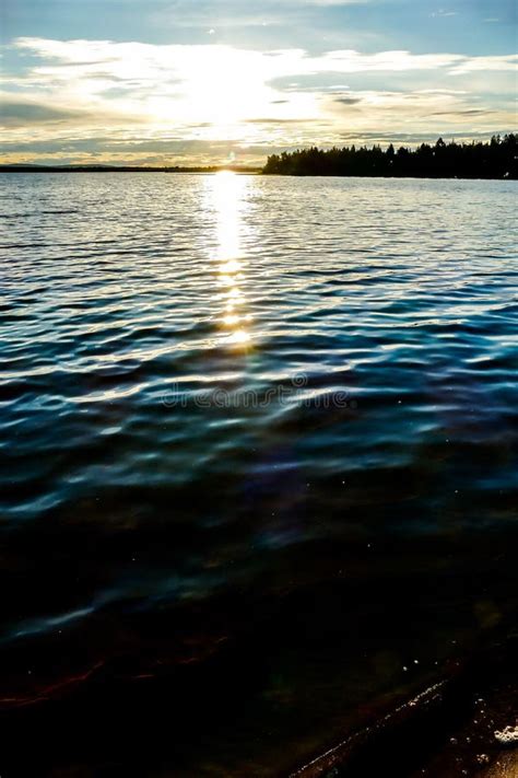 Reflexi N En Agua En Suecia Escandinavia Europa Del Norte Foto De