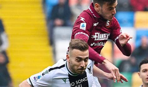 La Salernitana non sfrutta la superiorità numerica e pareggia a Udine