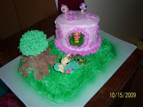 Littlest Pet Shop Cake - CakeCentral.com