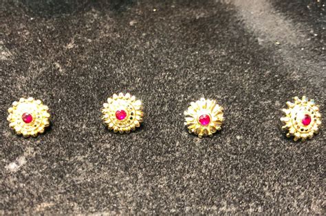 Golden 18 K Flower Gold Nose Pin 300gm At Rs 4300 Gram In New Delhi