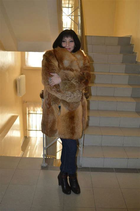 Pin By Evgen On Fashion Fox Fur How To Wear