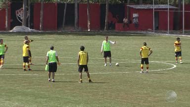 Globo Esporte BA Vitória treina em campo de grama sintética Globoplay