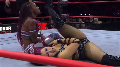 Red Velvet Vs Viva Van Womenswrestling Wrestling Youtube