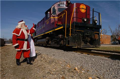 Everyone Should Take The Magical Holiday Train Ride In Arkansas