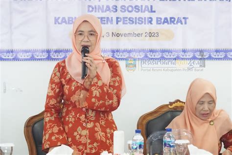 Penasehat Dwp Pesibar Septi Istiqlal Buka Pembinaan Pengurus Dwp Unit Empat Opd Kabupaten