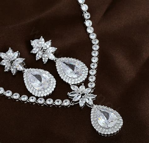 Buy Wholesale Luxury Banquet Wedding Jewelry Sets Diamond Flower Water