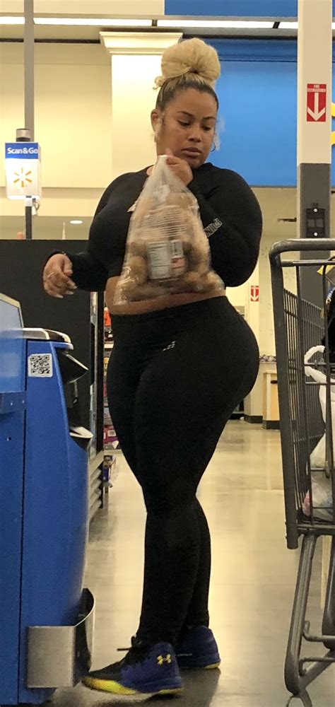 Oc Cute Bbw Bbl Mixed Milf Huge Ass Sightings Spandex Leggings