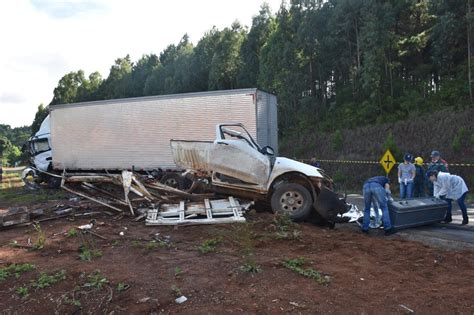 Tr S Pessoas Morrem Em Grave Acidente Em Curitibanos