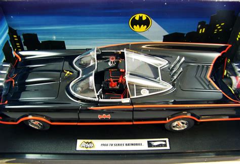 Batman Mattel Hot Wheels Elite 1966 TV Series Batmobile 1 18 Scale