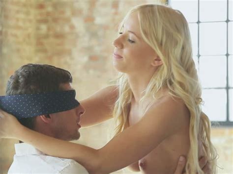 Sexy Blonde Babe Pleases A Guy With A Nice Blowjob YourLust