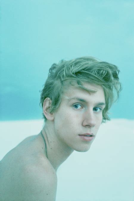 Ryan Mcginley — Look At Me