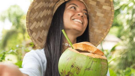 Coconut Water Benefits 5 Reasons You Must Add Coconut Water To Your