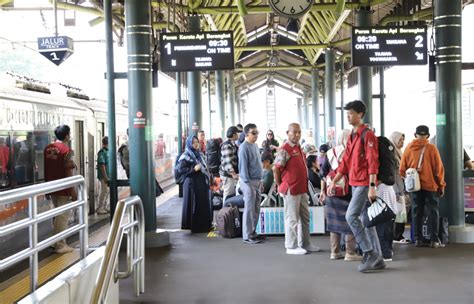 Jelang HUT RI Ke 79 KAI Tebar Promo Panjat Pinang Spesial Hari