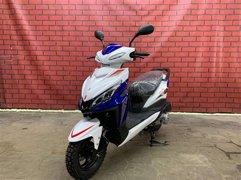 Скутер VENTO CITY, черно-белый - 021701 купить в мотосалон е LKMoto в ...