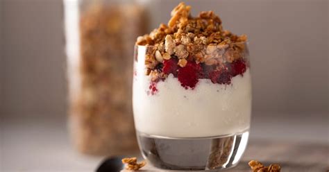 Blitzrezept für den Sommer Griechische Joghurt Mousse mit Himbeeren