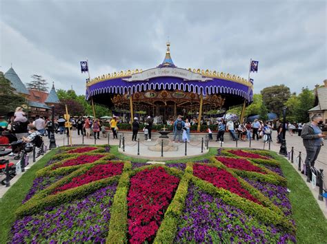 King Arthur Carrousel Overview Disneyland Attractions Dvc Shop