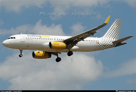 EC LVV Vueling Airbus A320 232 WL Photo By Claus Seifert ID 1310153