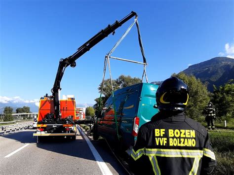 Gleich Zwei Verkehrsunf Lle Auf Der Schnellstra E Mebo S Dtirol News