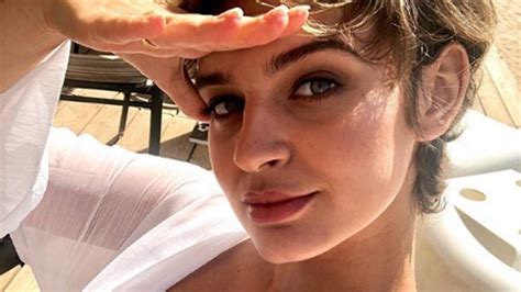 Laura Escanes Tiene El Bikini Low Cost Perfecto Para Embarazadas