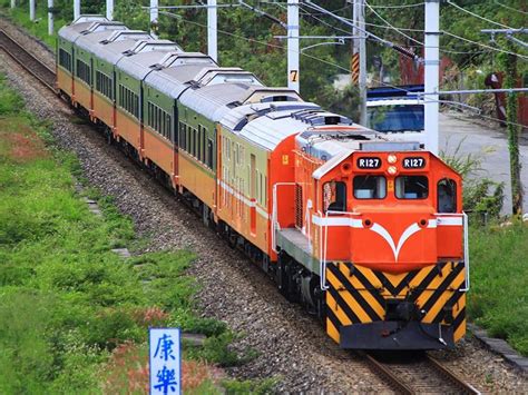 「最美火車」鳴日號！環島列車跨年處女航，一起去台東追曙光sharelife 台灣旅行趣